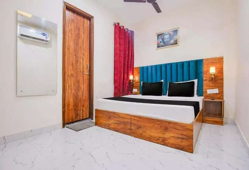 Oyo Hotel Holiday First