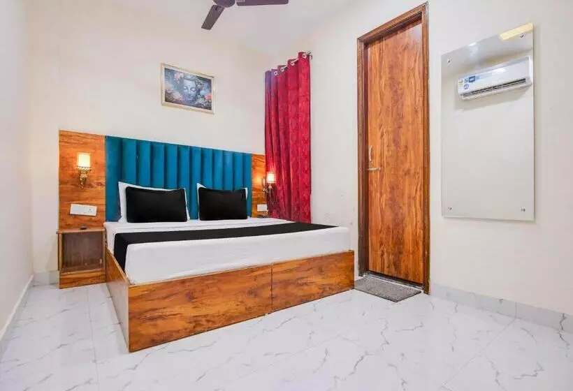 Oyo Hotel Holiday First