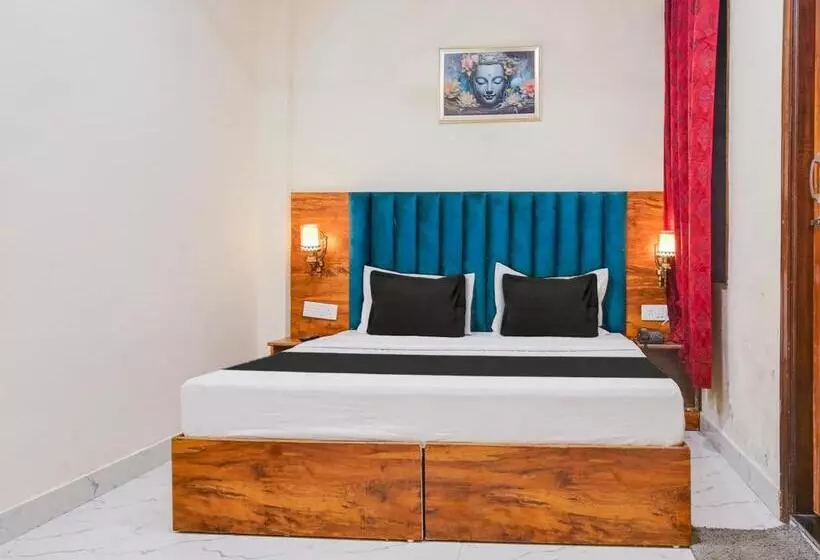 Oyo Hotel Holiday First