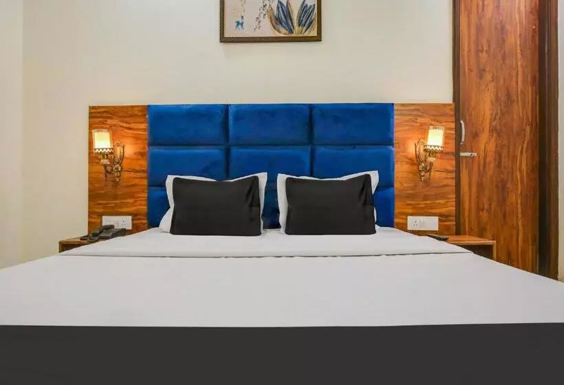 Oyo Hotel Holiday First