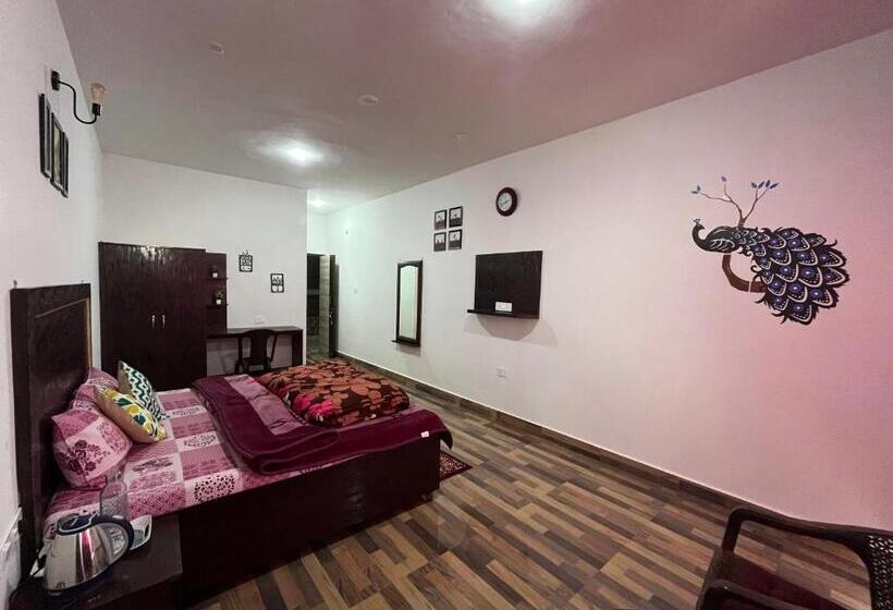 צימר Pine Cottage