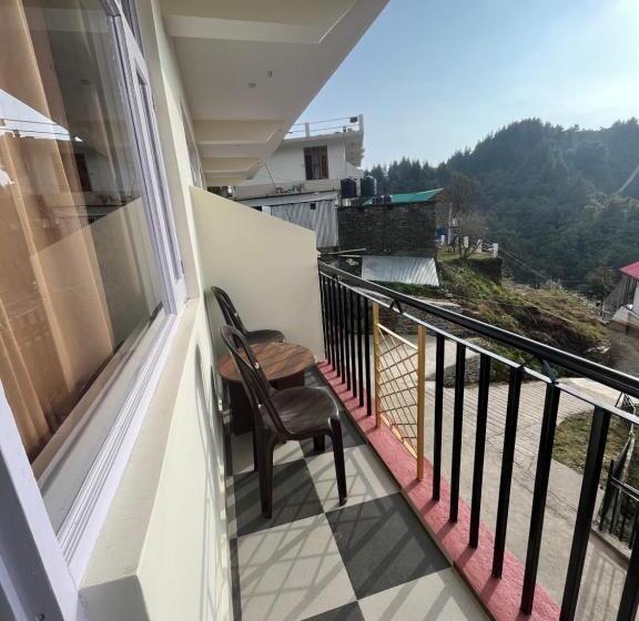 צימר Pine Cottage