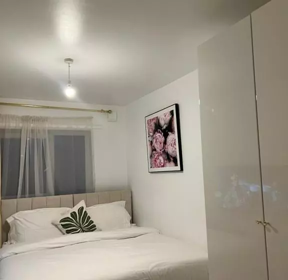 Aamiaismajoitus (B&B) Stars Luxury Home