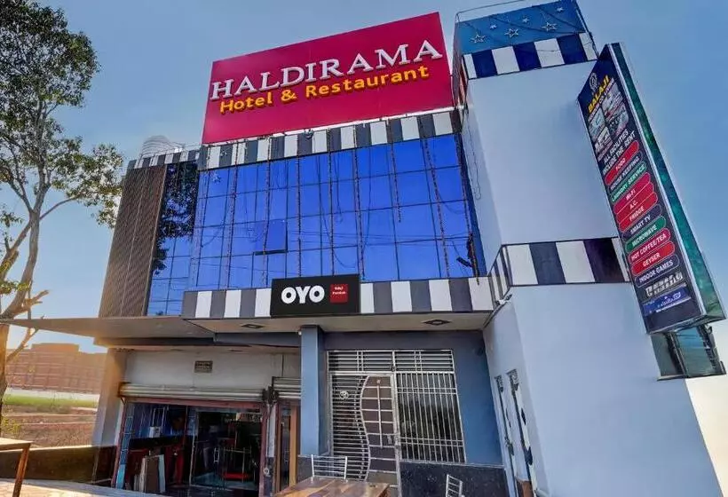 ホテル Oyo Balaji Premium Co  Living
