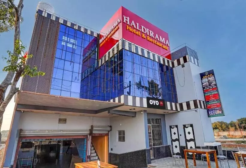ホテル Oyo Balaji Premium Co  Living