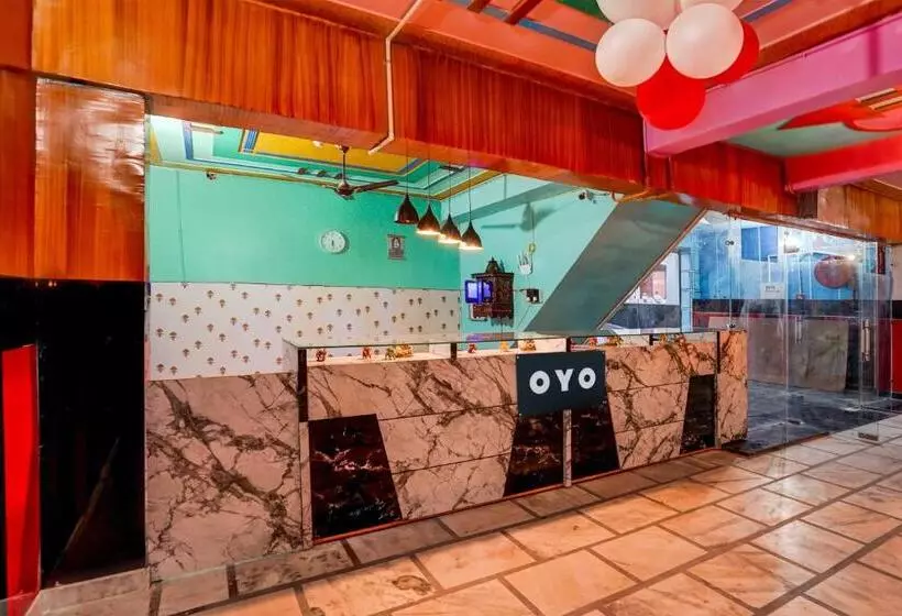 ホテル Oyo Balaji Premium Co  Living
