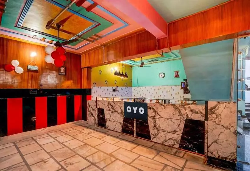 ホテル Oyo Balaji Premium Co  Living