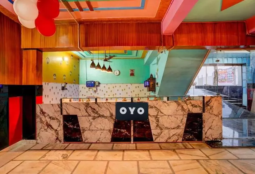 ホテル Oyo Balaji Premium Co  Living