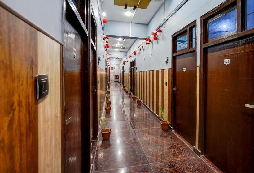 Отель Oyo Balaji Premium Co Living