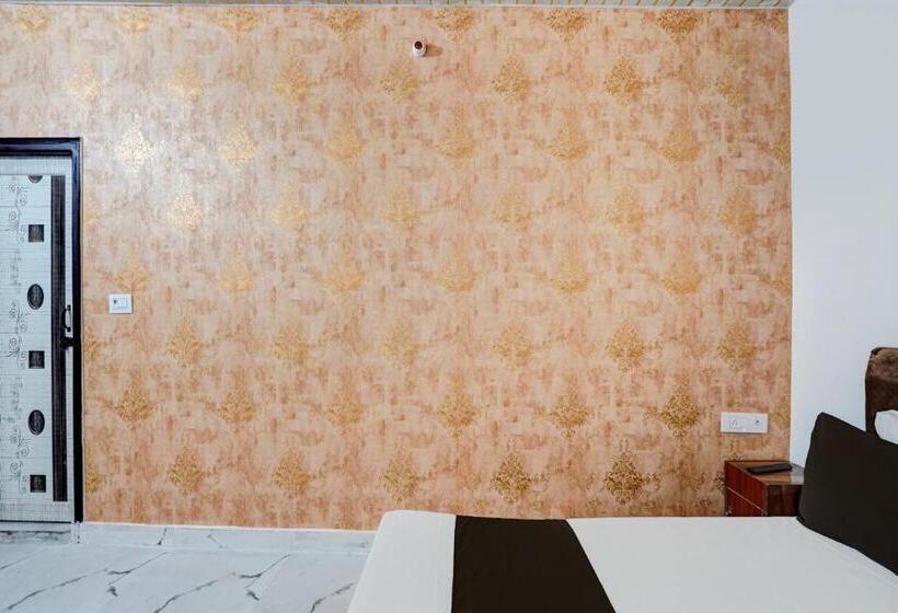 Отель Oyo Balaji Premium Co Living