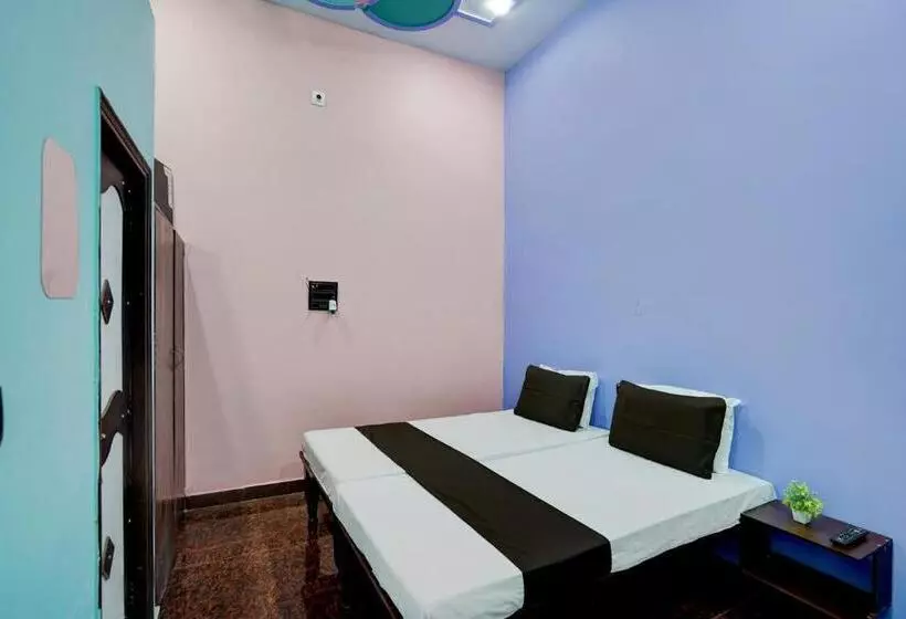 ホテル Oyo Balaji Premium Co  Living