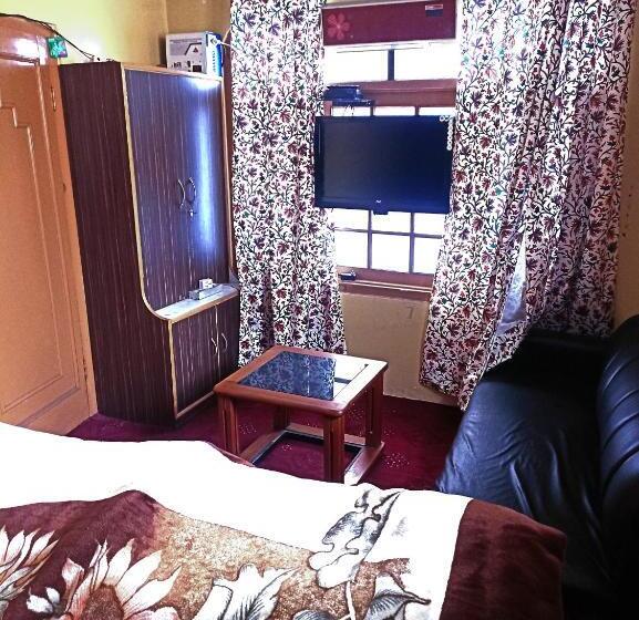 پانسیون Ainoor Cottage