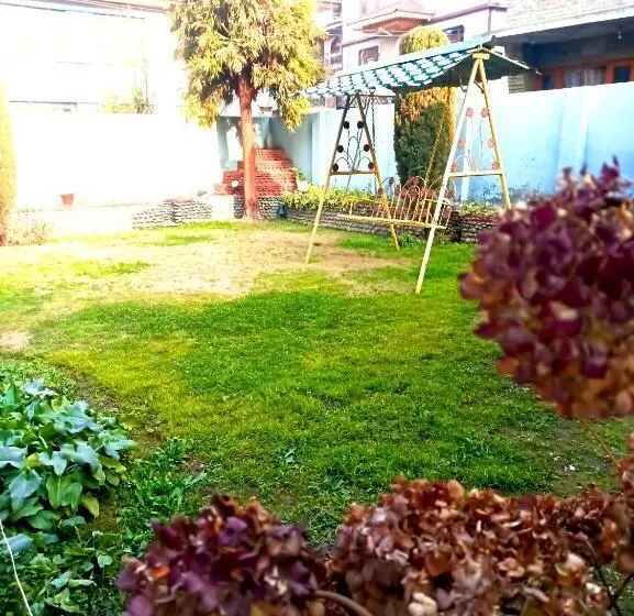ペンション Ainoor Cottage