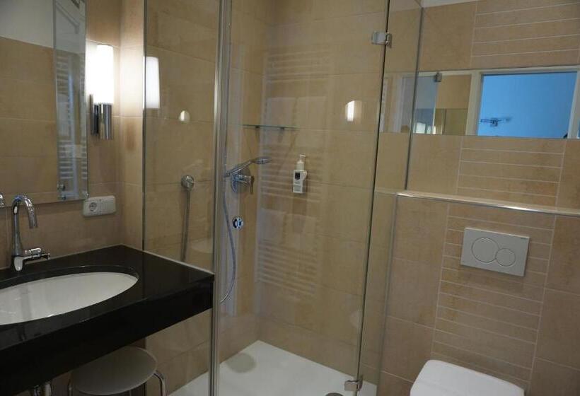 Отель Gasthof Und Metzgerei Zur Post Peißenberg