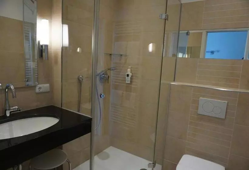 Hotelli Gasthof Und Metzgerei Zur Post Peißenberg