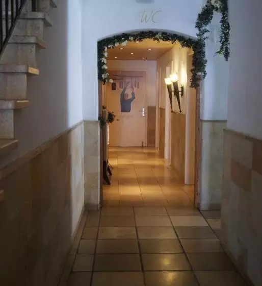 Hotelli Gasthof Und Metzgerei Zur Post Peißenberg