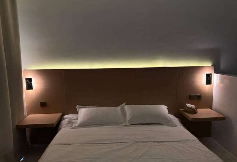 پانسیون Diving Addiction Resort