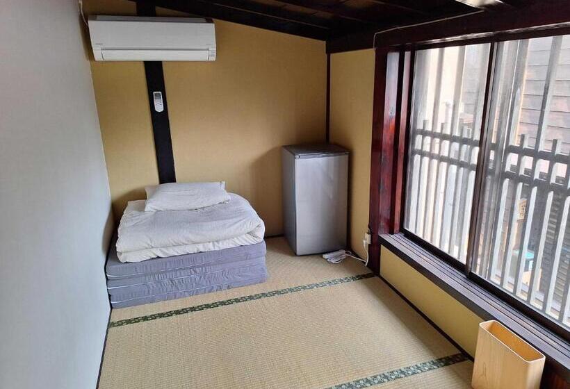 هاستل Gloce Sadoベースキャンプ宿根木