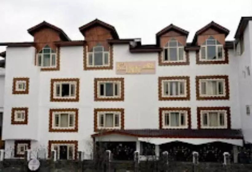 ホテル K2 Inn , Srinagar