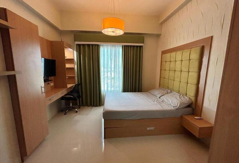 One Pavilion Condominium