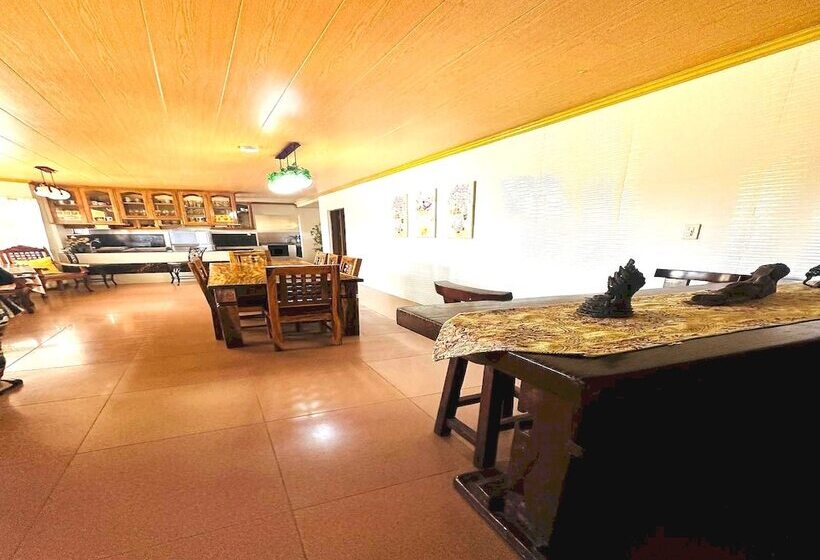 Hotel Villa Adelle At Silang