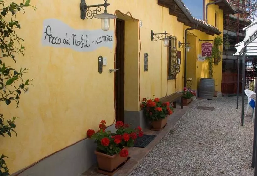 Aamiaismajoitus (B&B) Arco Dei Nobili