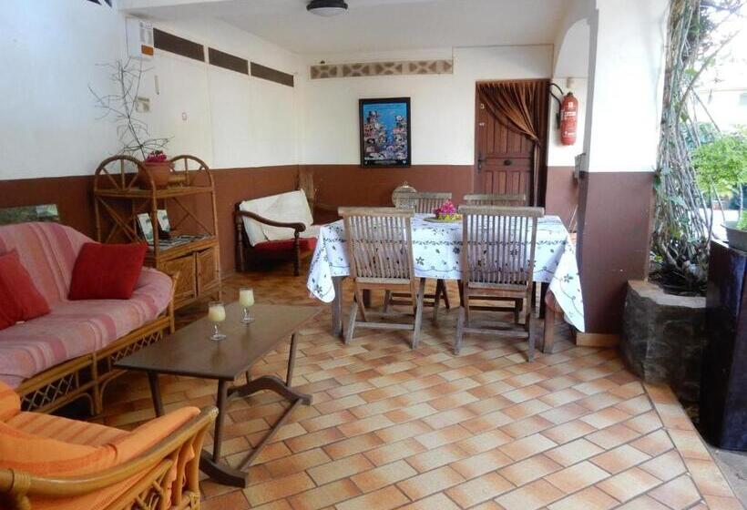 مبيت وإفطار Sarl Mayoume