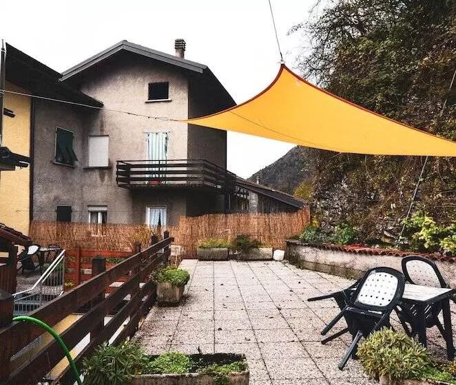 Hotelli Albergo Alla Costa