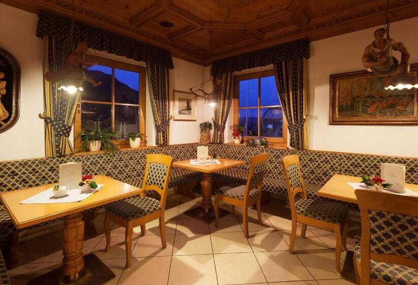 هتل Ansitz Jakoberhof