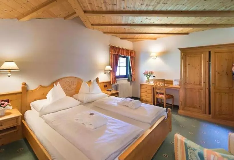 هتل Ansitz Jakoberhof