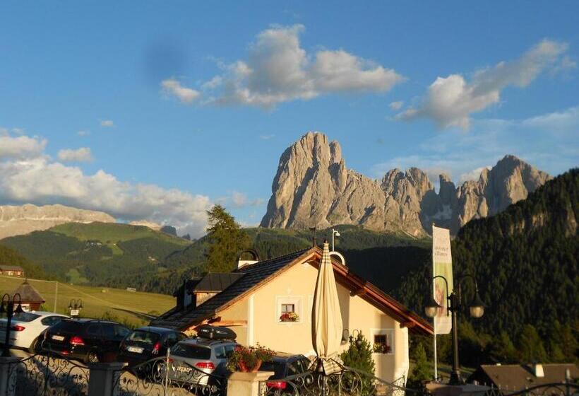 هتل Ansitz Jakoberhof