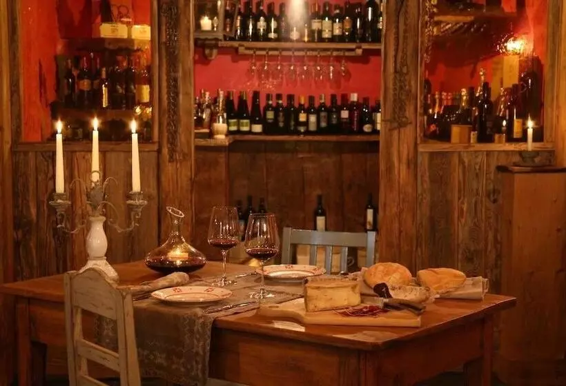 هتل Letterario Locanda Collomb