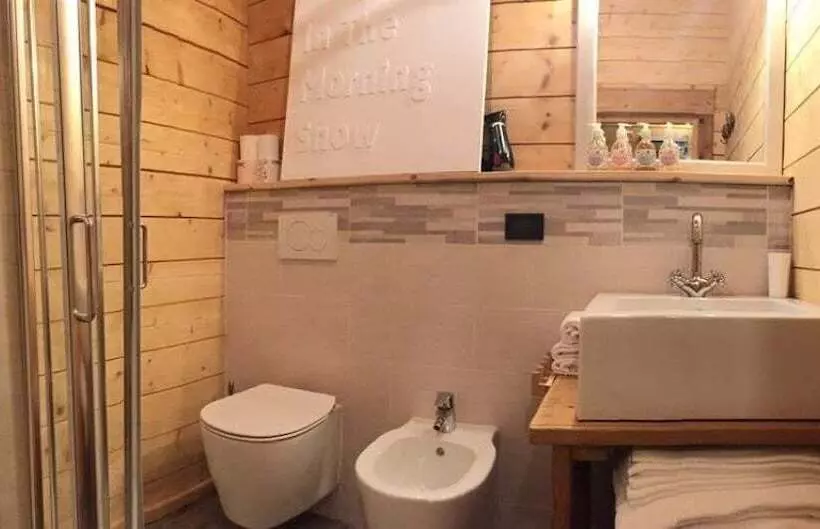 هتل Letterario Locanda Collomb