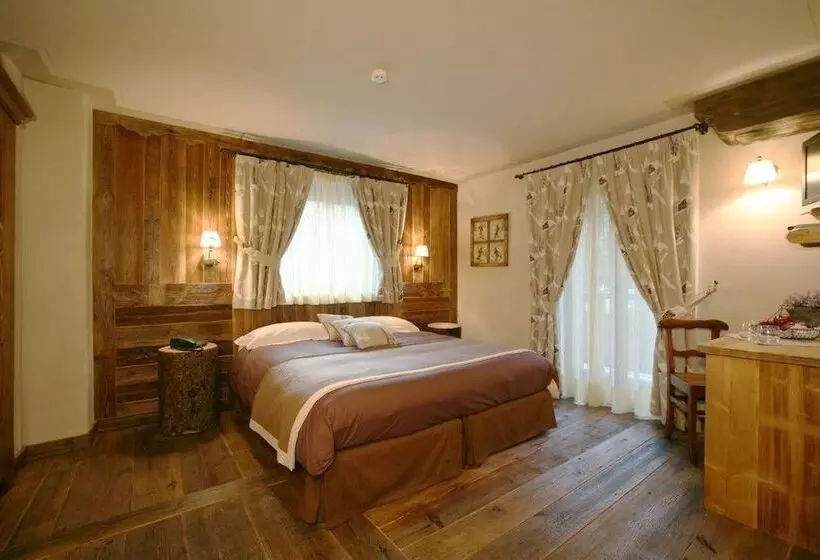 هتل Letterario Locanda Collomb