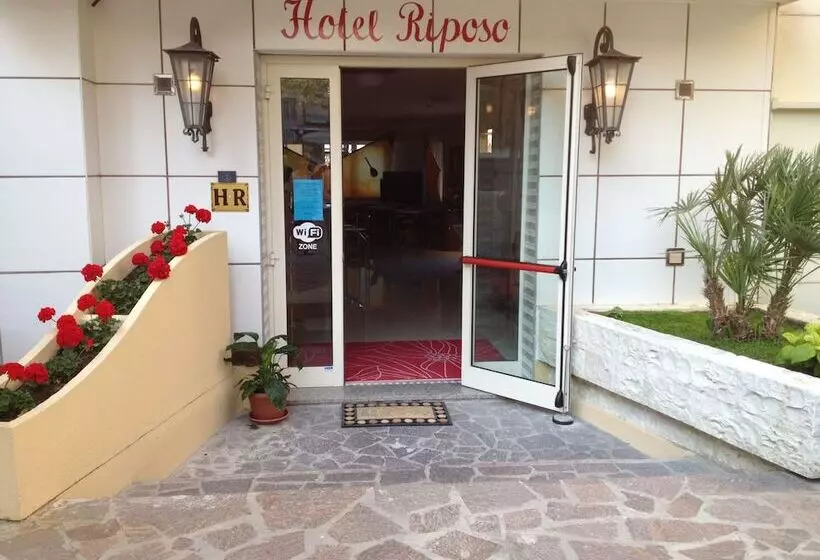 Hotelli Riposo