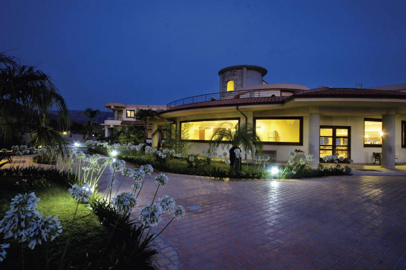 Отель Santa Chiara