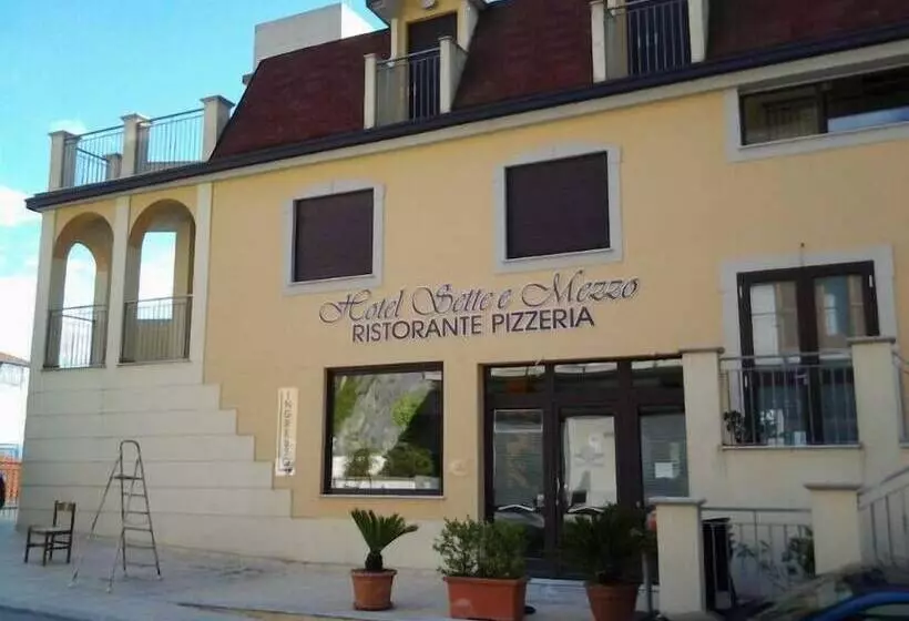Hotelli Sette E Mezzo