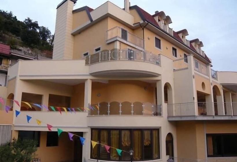 ホテル Sette E Mezzo