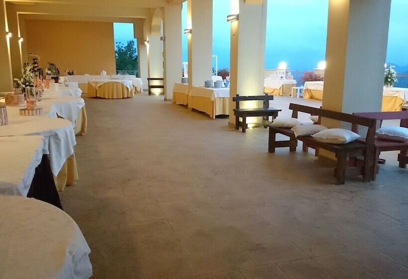 ホテル Sette E Mezzo