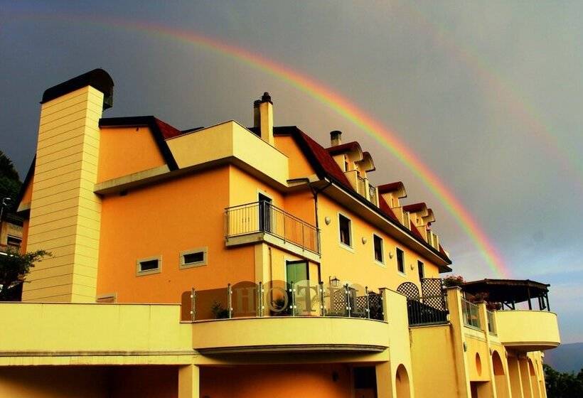 ホテル Sette E Mezzo