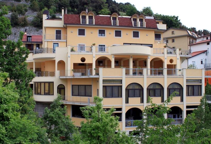 ホテル Sette E Mezzo