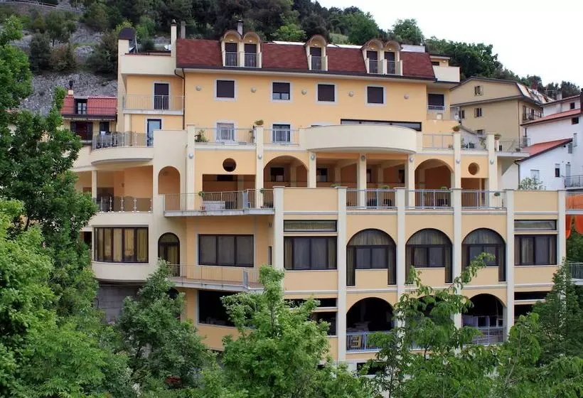 Hotelli Sette E Mezzo