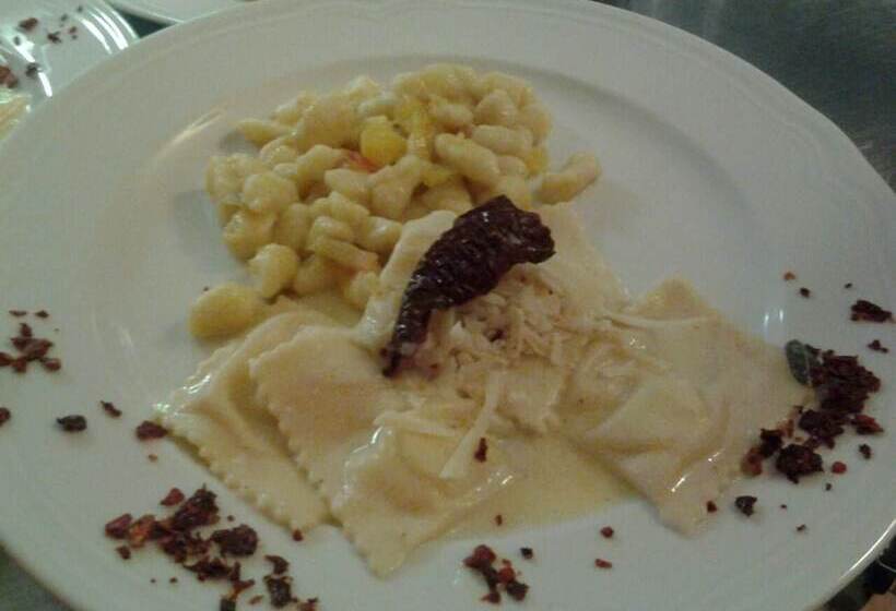 ホテル Sette E Mezzo