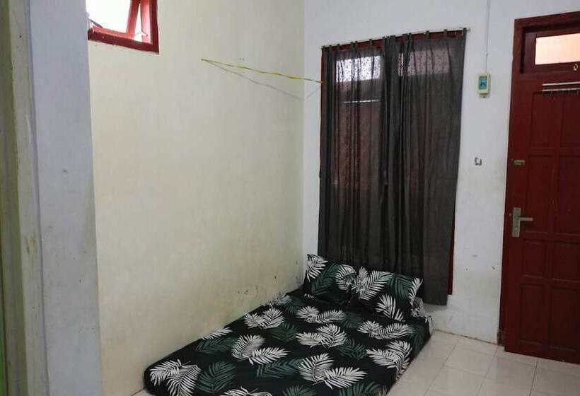 Hotel Spot On 93712 Vanda Family