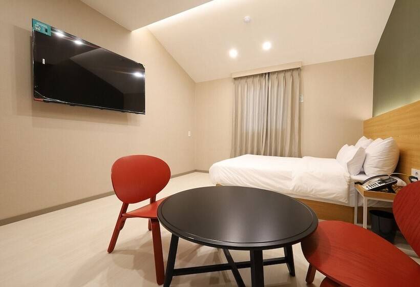 Calm Rest Hotel Gimhae