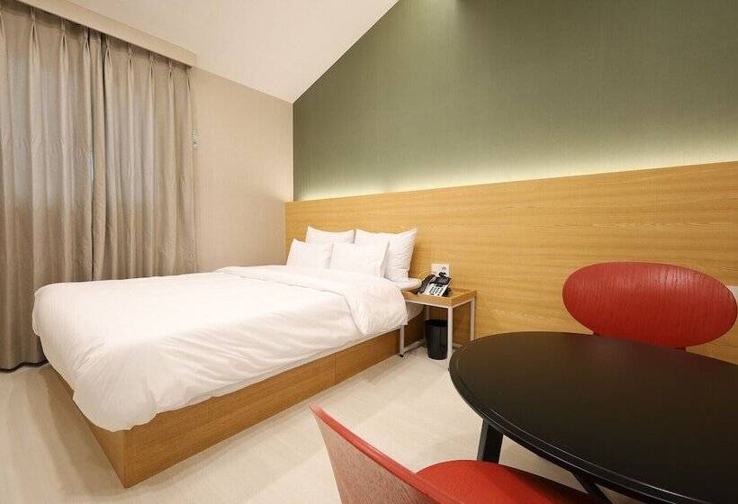 Calm Rest Hotel Gimhae