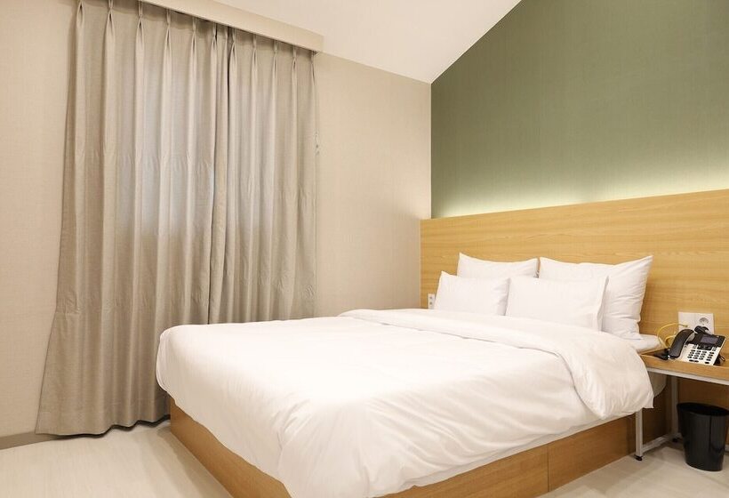 Calm Rest Hotel Gimhae