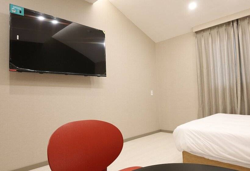 Calm Rest Hotel Gimhae