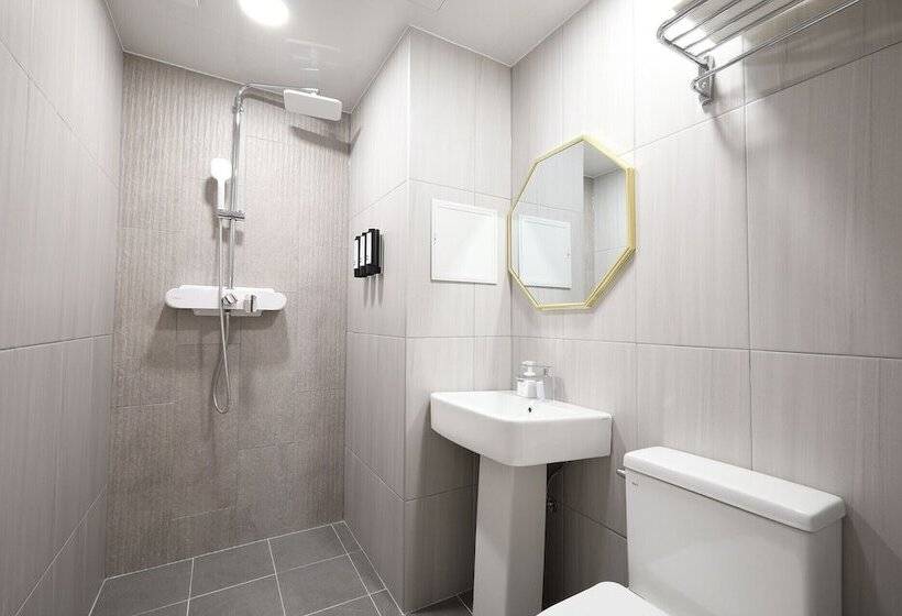 Calm Rest Hotel Gimhae