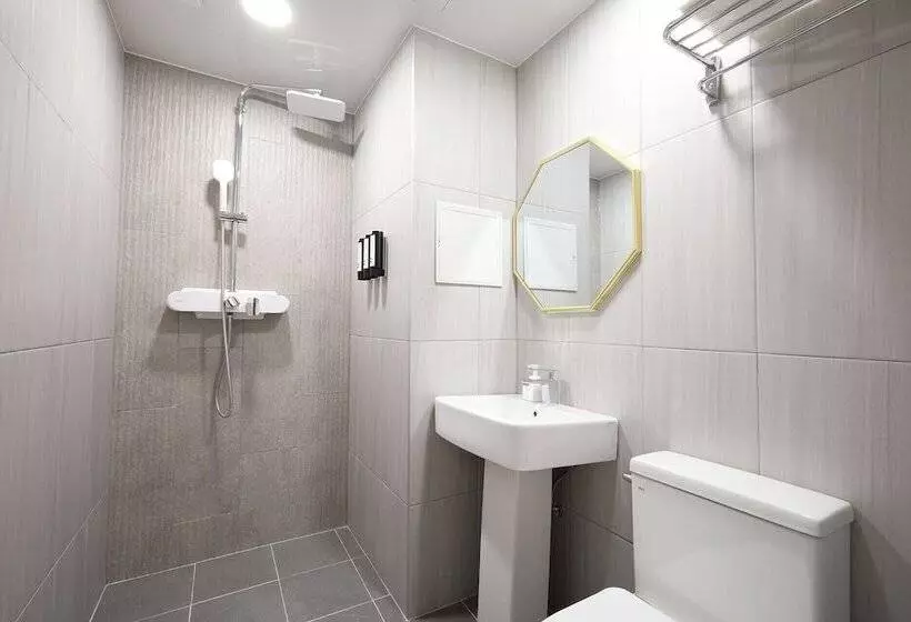 Calm Rest Hotel Gimhae